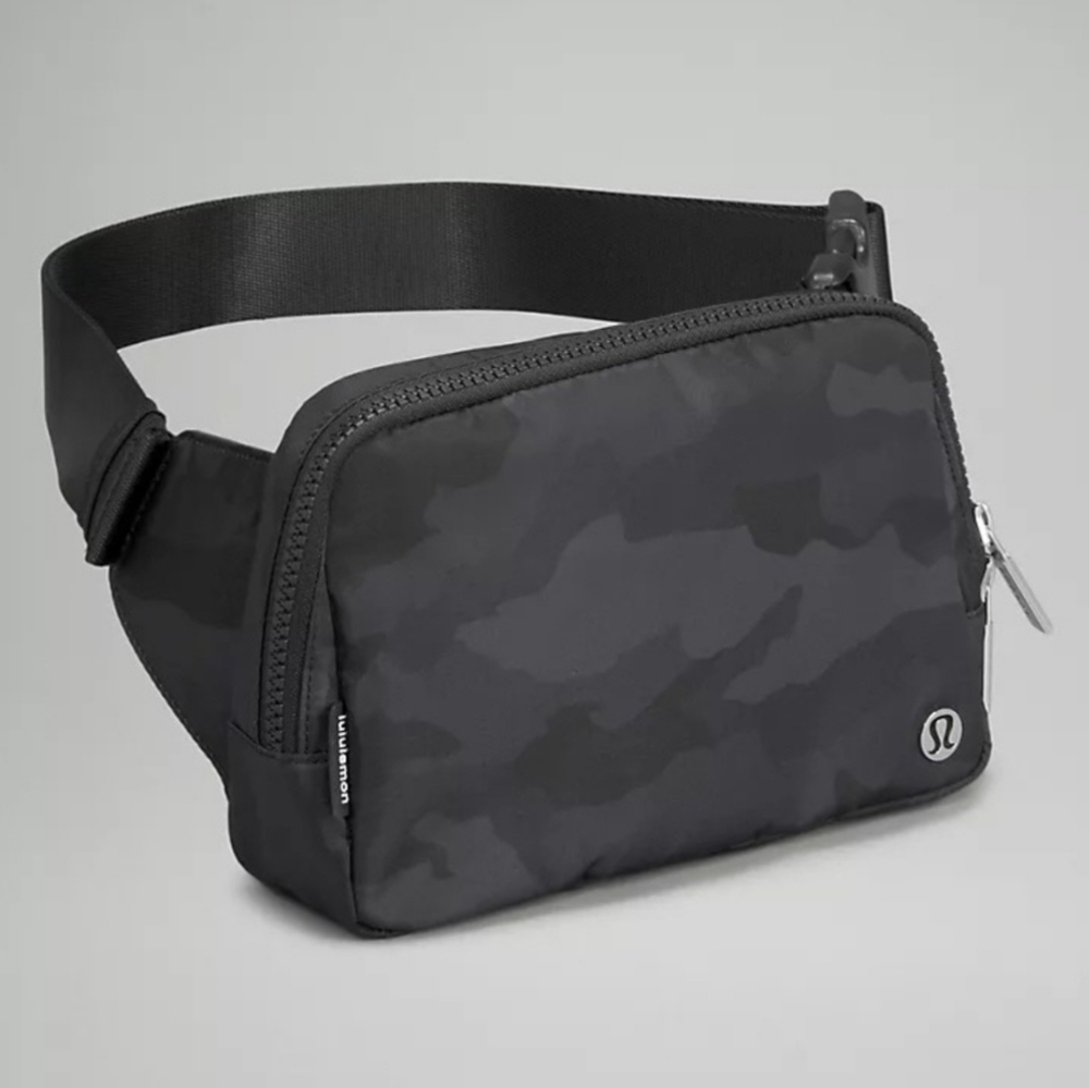 Lululemon Large Everywhere Bag in Heritage 365 Camo Deep Coal Multi NWT